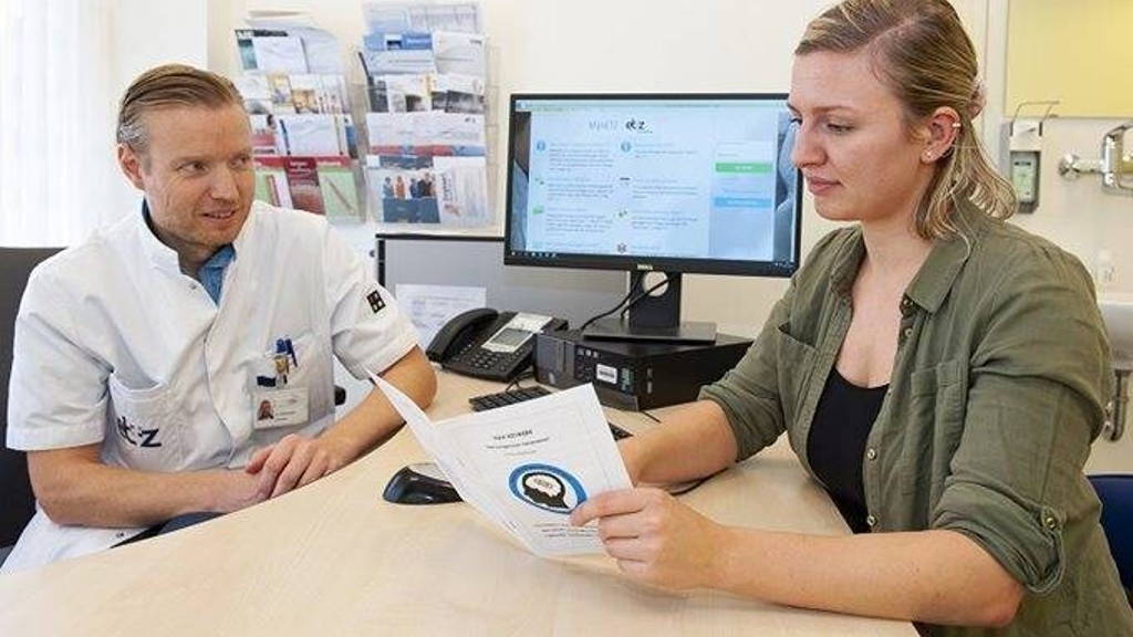 Arts-in-gesprek-met-patient