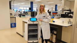 Robots in UMCG helpen bij schoonmaak en transport