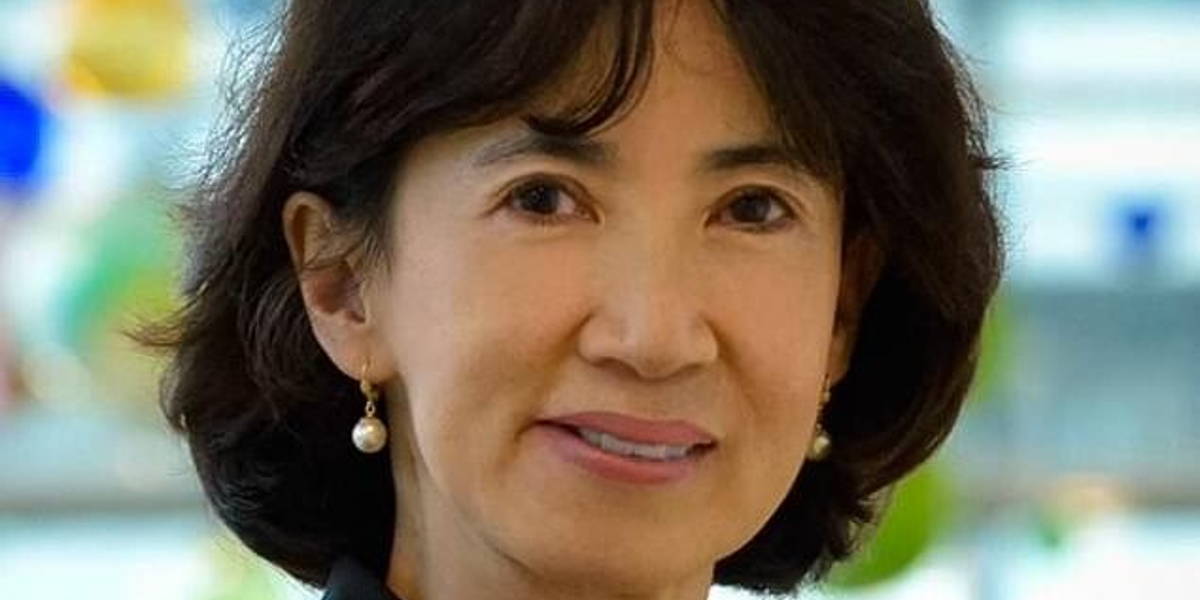 Regina-Beets-Tan_edited