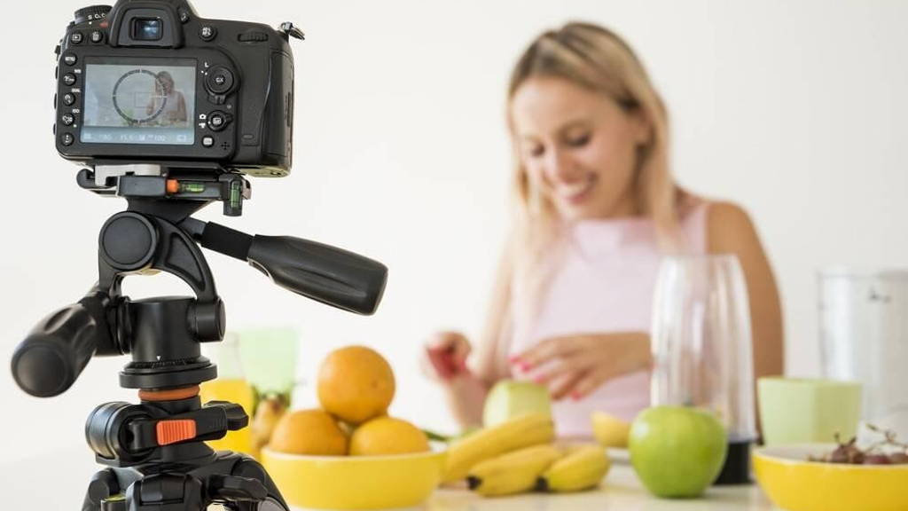blonde influencer recording nutrition food