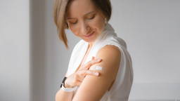 Snellere wondgenezing met slimme OLED-pleister