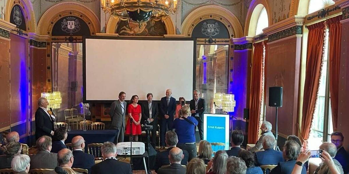 Overhandiging-rapport-Oncologienetwerken-in-beeld_22april2022