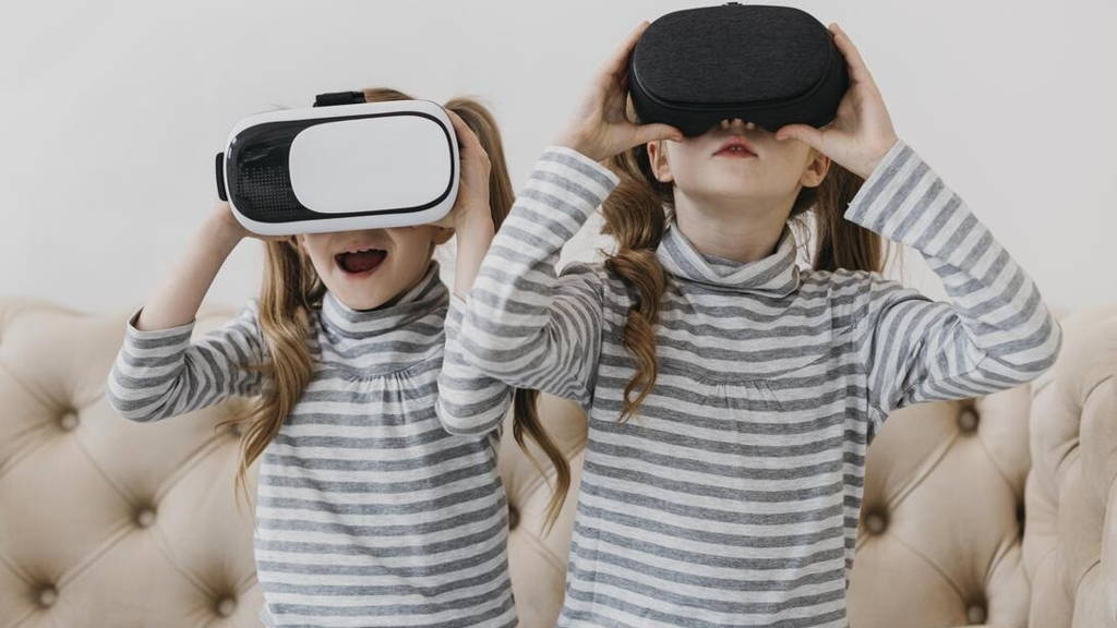twins using virtual reality headset