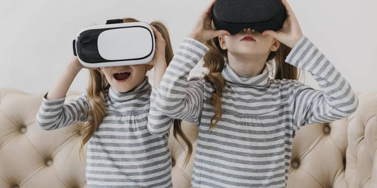 twins using virtual reality headset