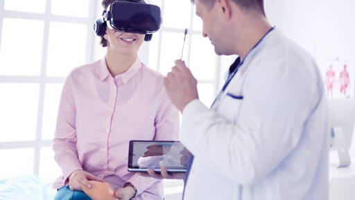 Inzet VR-bril leidt tot minder uitval bij MRI-onderzoek