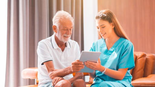 Betere samenwerking digitale middelen in de ouderenzorg nodig