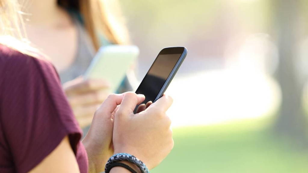 Tiener-Meisje-Smartphone