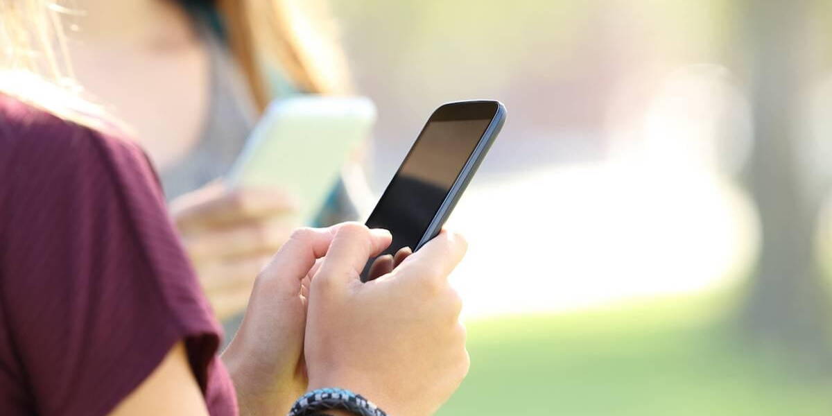 Tiener-Meisje-Smartphone