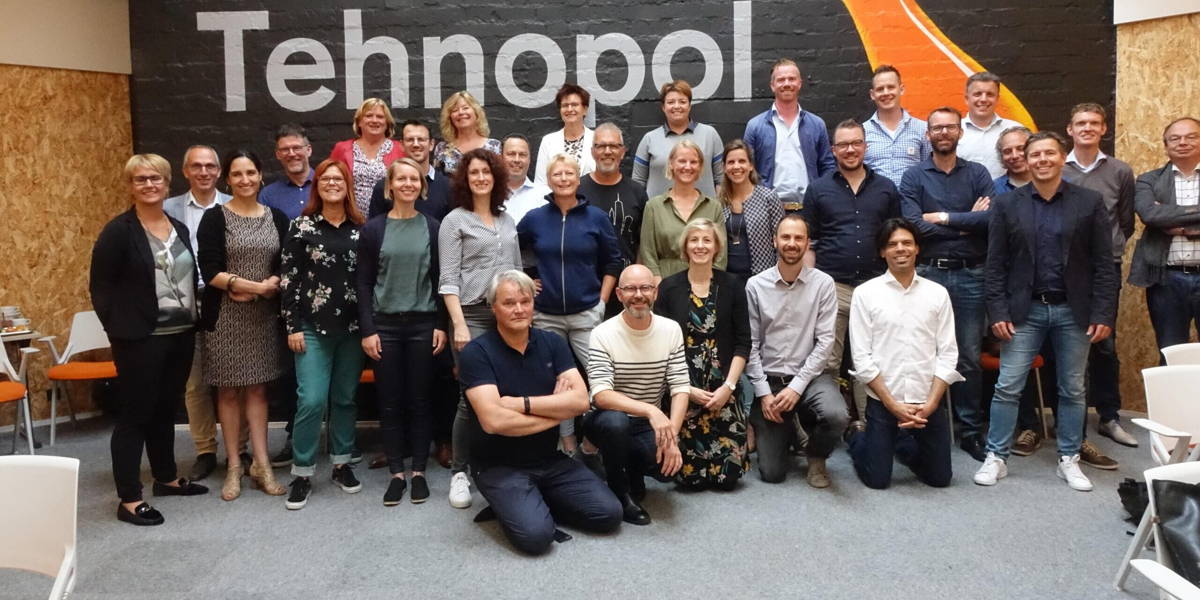 Foto-1-Studiereis-groep-door-deelnemer-reis-scaled