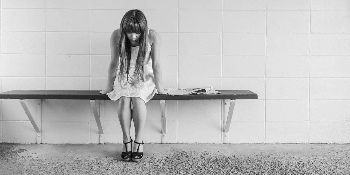 worried-girl-413690_1280