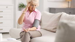 Steeds meer ouderen meten gezondheidswaarden digitaal