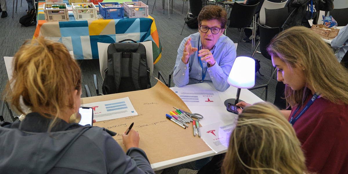 ‘Verpleegkundigen zijn echt de spil in  het zorgproces’