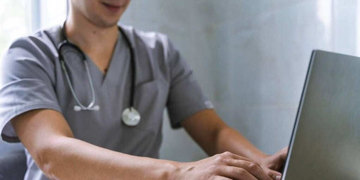 dokter-laptop-personeel