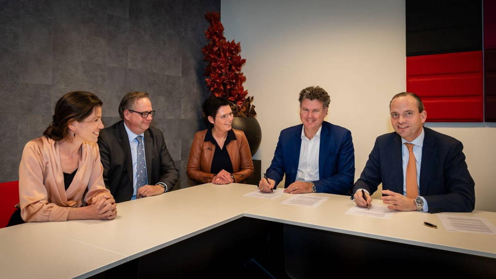 Philips_SAZ_ondertekening_intentieverklaring-2MP
