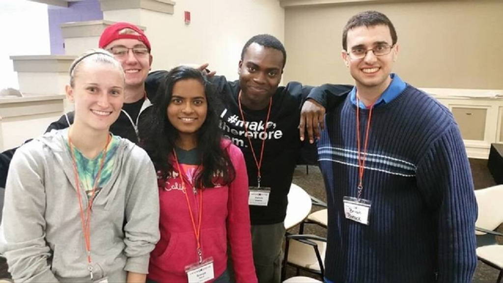 Deze_groep_studenten_maakte_tijdens_een_hackaton_de_myBivy_App