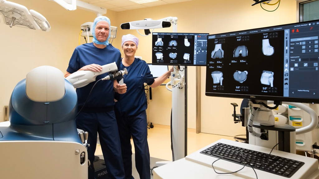 Robotarm-Knieprotheses-Deventerziekenhuis_edited