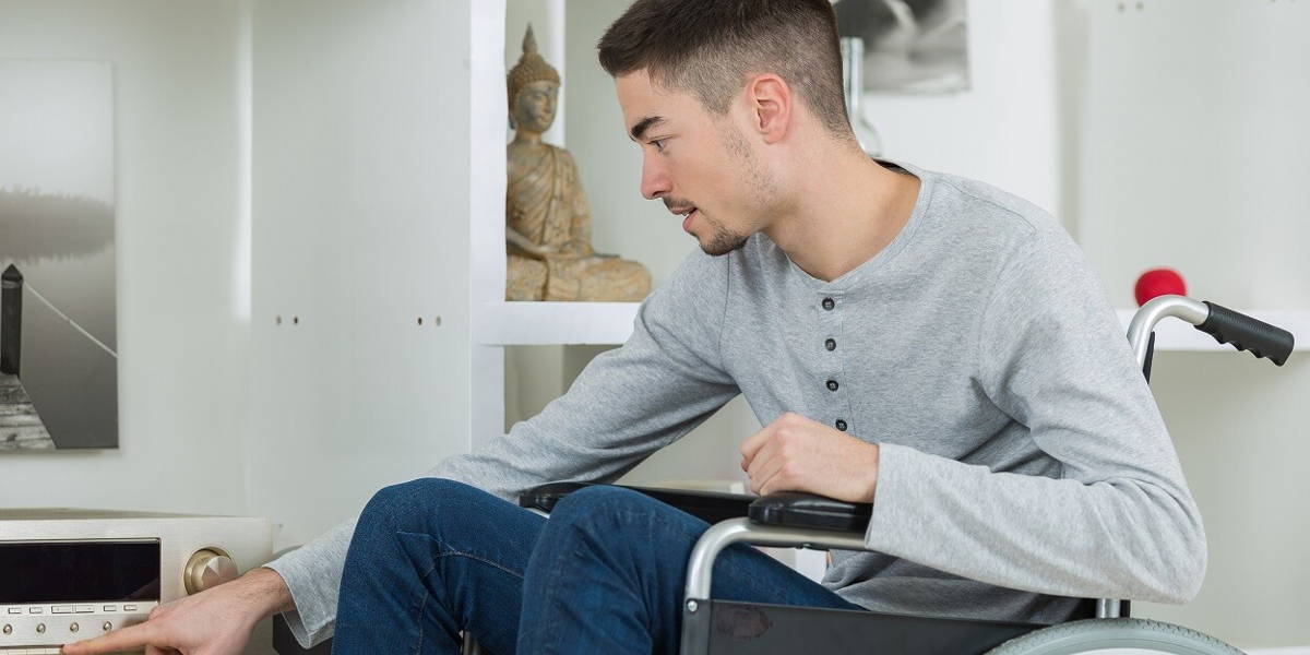 Gehandicapt rolstoel man muziek 2023 MK