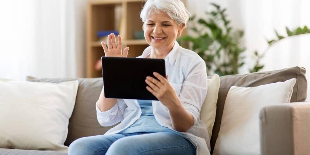 Vrouw-tablet-video