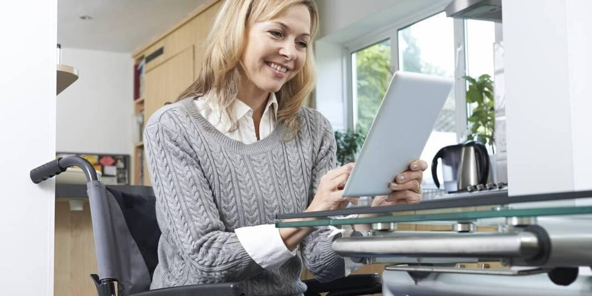 rolstoel-tablet-vrouw