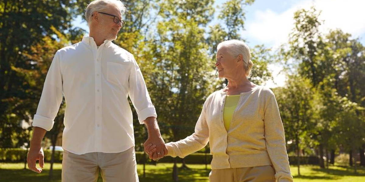 wandelen-senior-man-vrouw