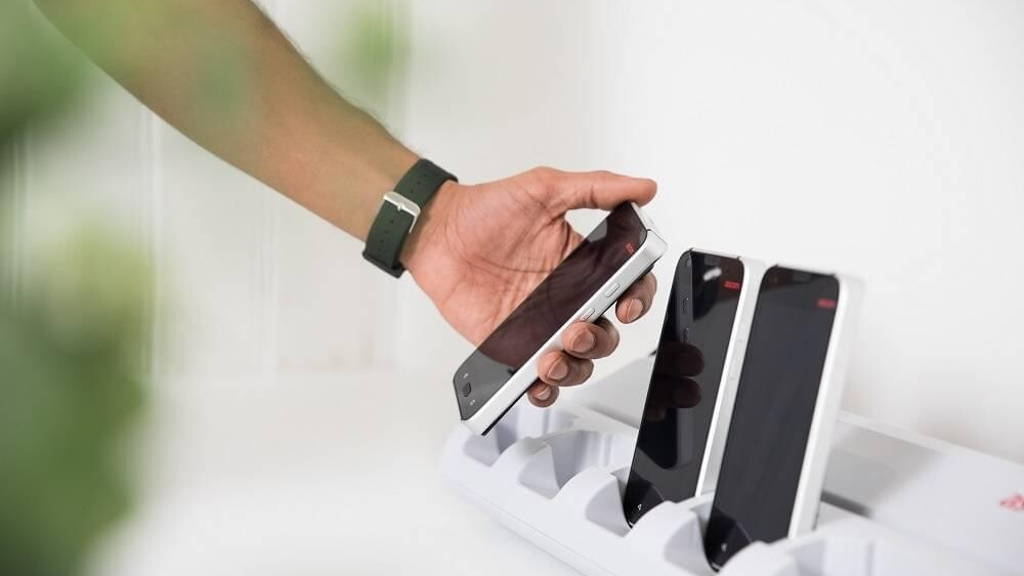 emmy_190903_1423_WEBB-klein