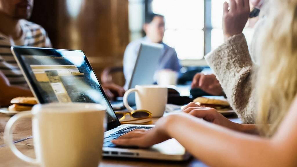 Kantoor-laptop-vrouw-MedMij