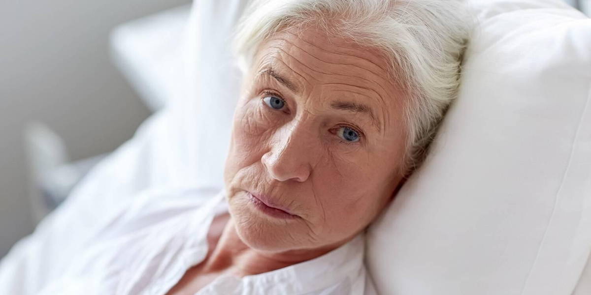 ICTH-oude-vrouw-ziekenhuisbed-1500