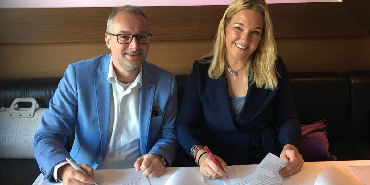 Foto-tekenen-Vtel-en-PharmaPartners