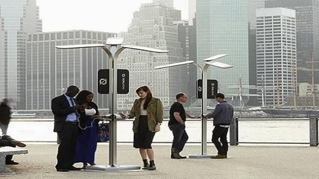 free-phone-charging-stations-to-be-installed-in-new-york-cityy-1
