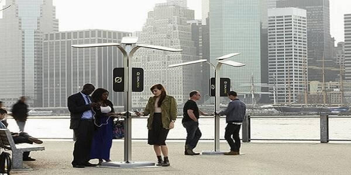 free-phone-charging-stations-to-be-installed-in-new-york-cityy-1