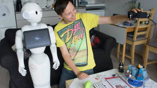 Nieuwe ‘medewerker’ vereist juiste ondersteuning HR Arbeidsvoorwaarden voor een  sociale robot