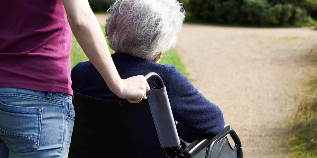 senior-verpleging-rolstoel-dementie