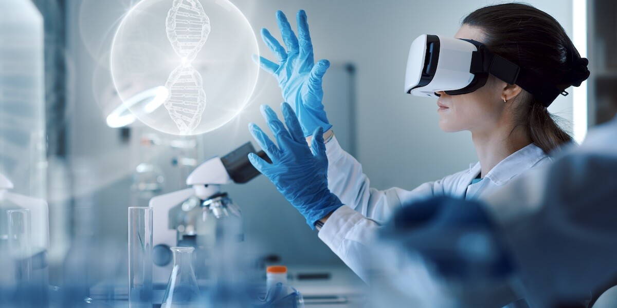 artsen werken met VR