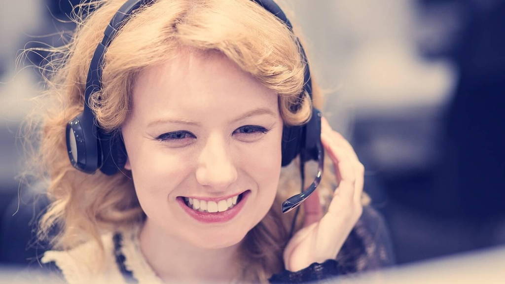 operator-dame-callcenter-zorg