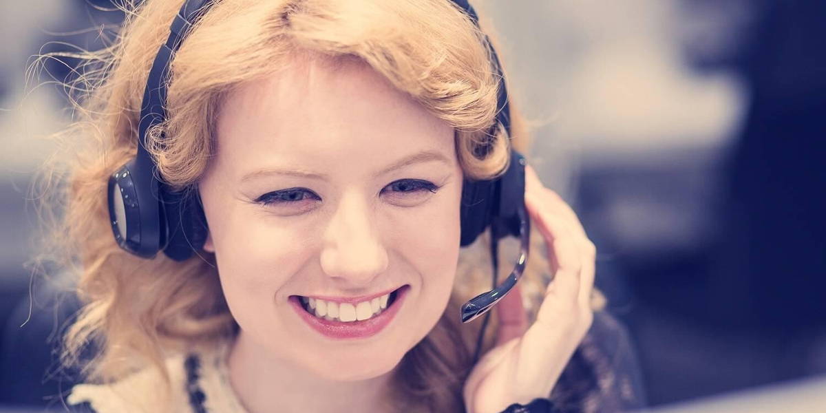 operator-dame-callcenter-zorg