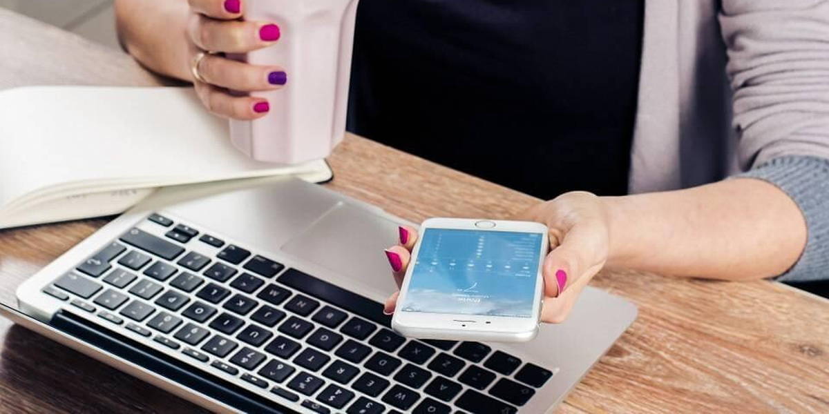 digitaal-monitoren-gezoonheid-telefoon-laptop_edited