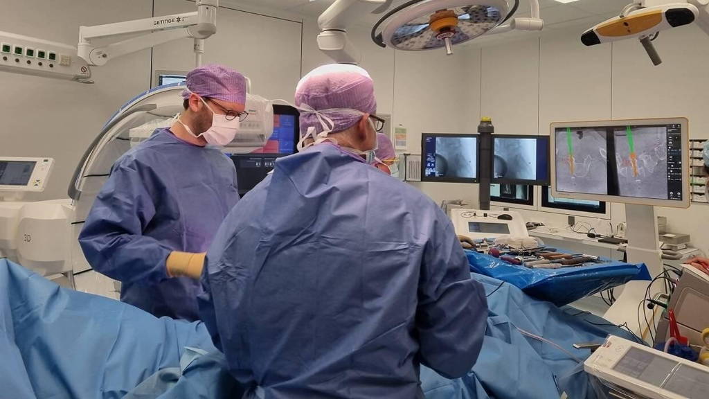 Rijnstate-3D-Genavigeerde-wervelkolom-operatie