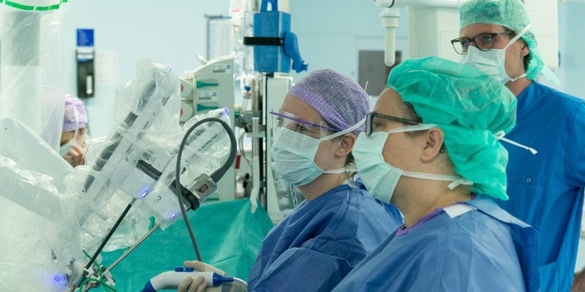 Operatierobot-1280x800-1