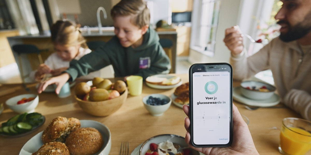 Gezin aan tafel 1 Zorg bij jou