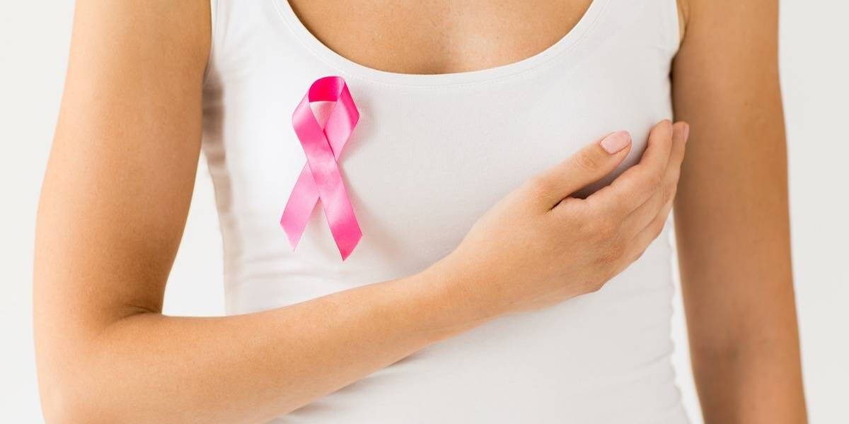 Borstkanker-met-ribbon