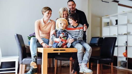 Robot KASPAR helpt autistische kinderen bij hun ontwikkeling
