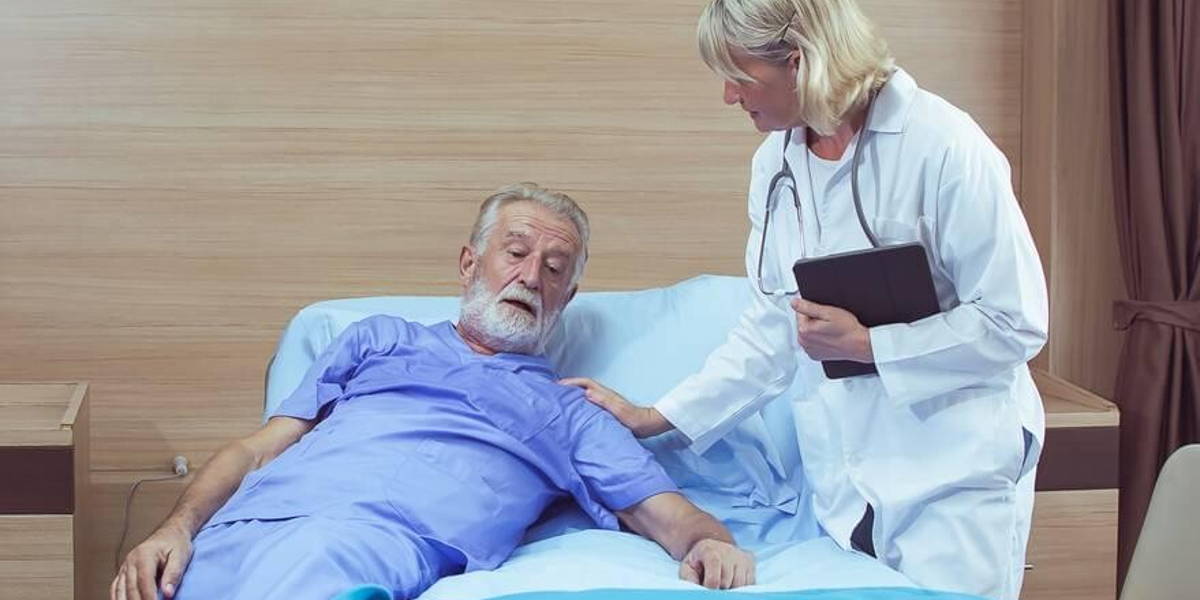 bed-senior-verpleegkundige