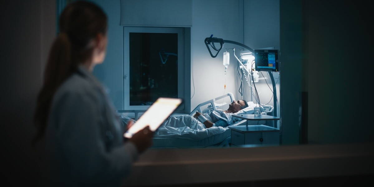 Verpleegkundige heeft digtiaal conssult met Patient