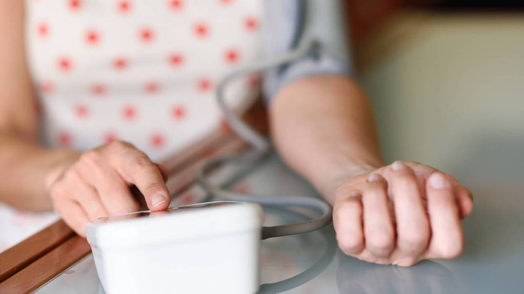 thuis-zorg-monitoring-digitaal-bloeddruk