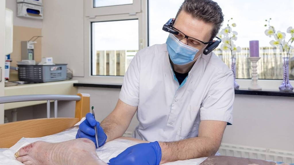 Wondbehandeling-met-behulp-van-slimme-bril