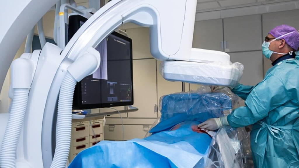 dr._marco_van_strijen_met_flexarm