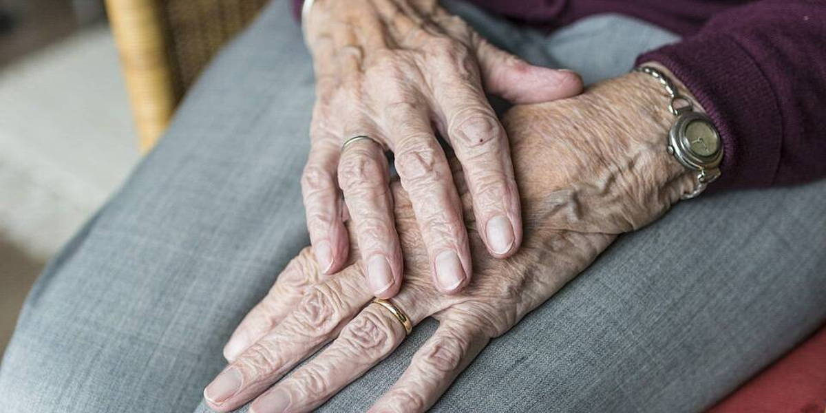 oudere-handen_edited