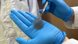 Smart bandages can monitor and treat wounds simultaneously