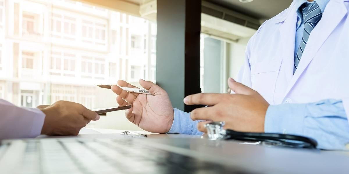 ICTH-ziekenhuis-laptop-arts-1200