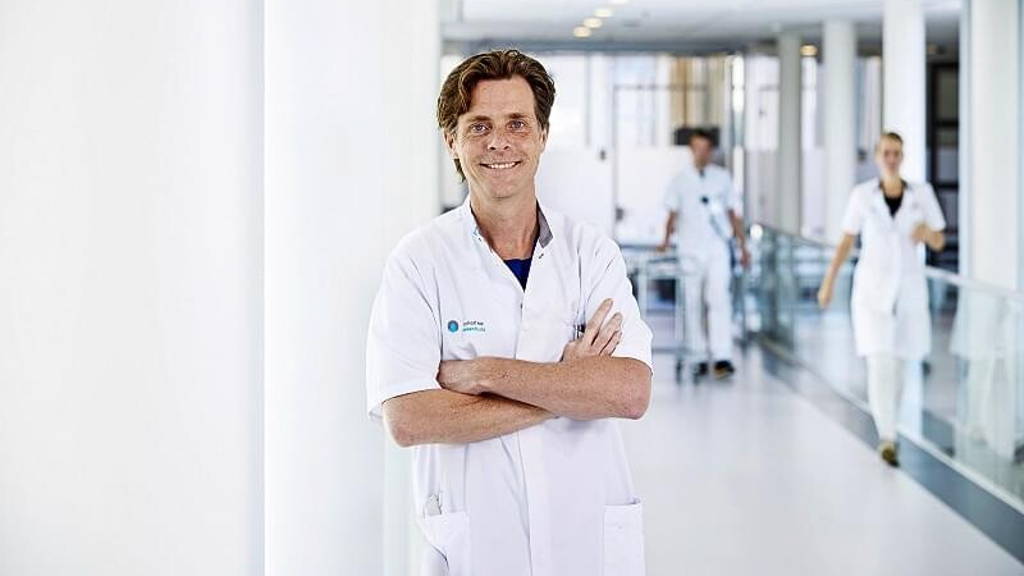 Dr. Lukas Dekker